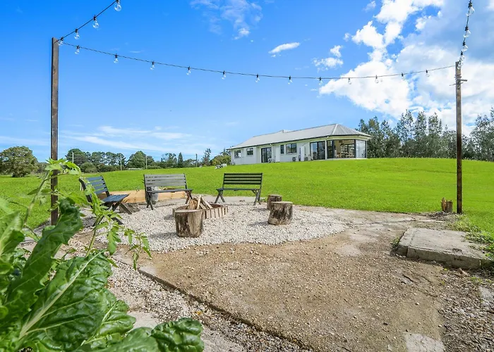 The Ranch - Coastal Farmhouse Bringing Family And Friends Together